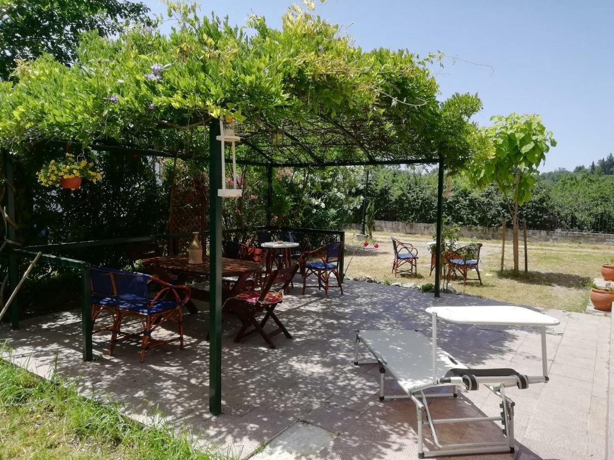 Villa Ettore Gardelades Luaran gambar